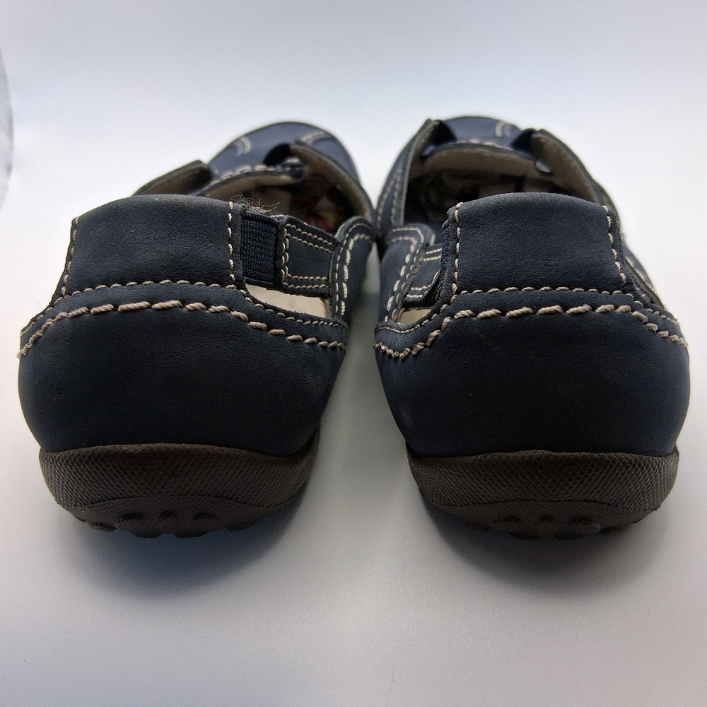 Clarks Mary Jane Loafers/Driving Shoes with Light Arch Support & White Stitching - Picture 5 of 13